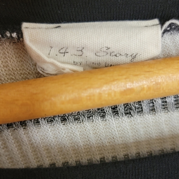 143 Story | Gray White Striped Black Color Blocked Tee Size Medium - Picture 3 of 6